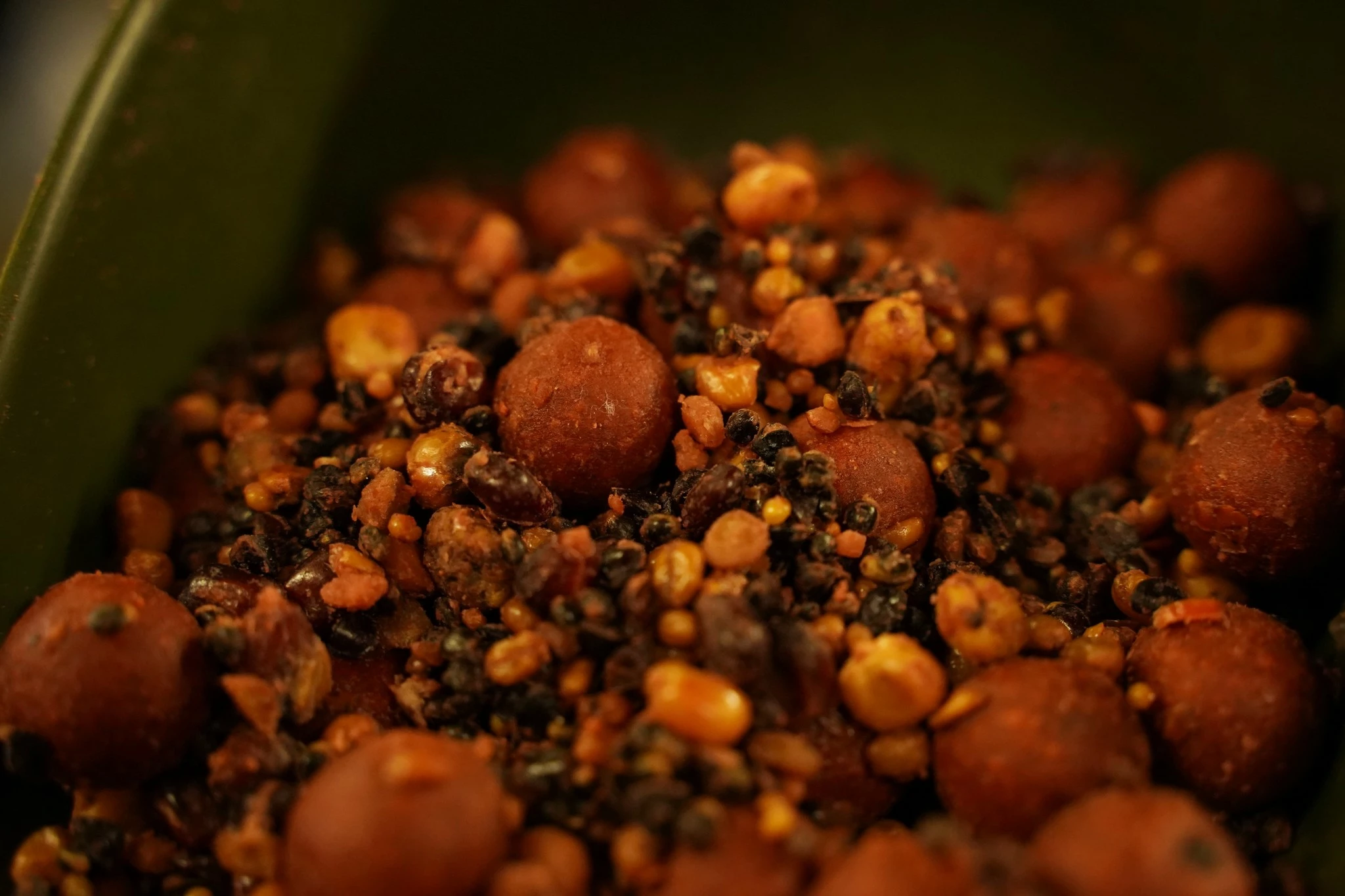 BFP Baits Spicy Temptation 2,5 Kg Mix(Boilie/ Particle Chili Mix) 1 BFP Baits Spicy Temptation 2,5 Kg Mix(Boilie/ Particle Chili Mix)